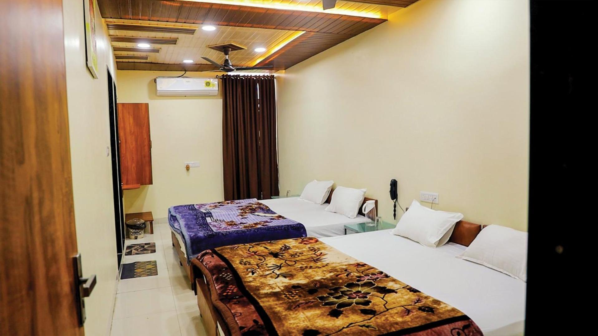 Shri Shiv Ganga Bhakt Niwas Hotel Ujjain Exterior photo