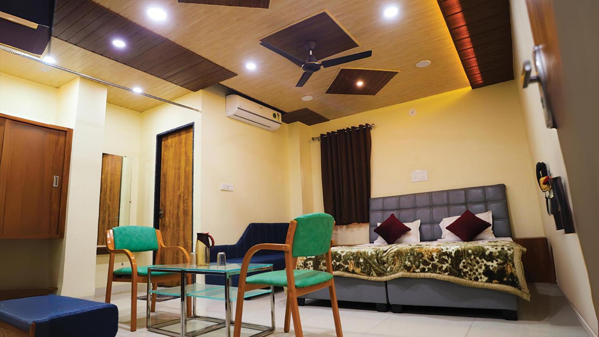 Shri Shiv Ganga Bhakt Niwas Hotel Ujjain Exterior photo