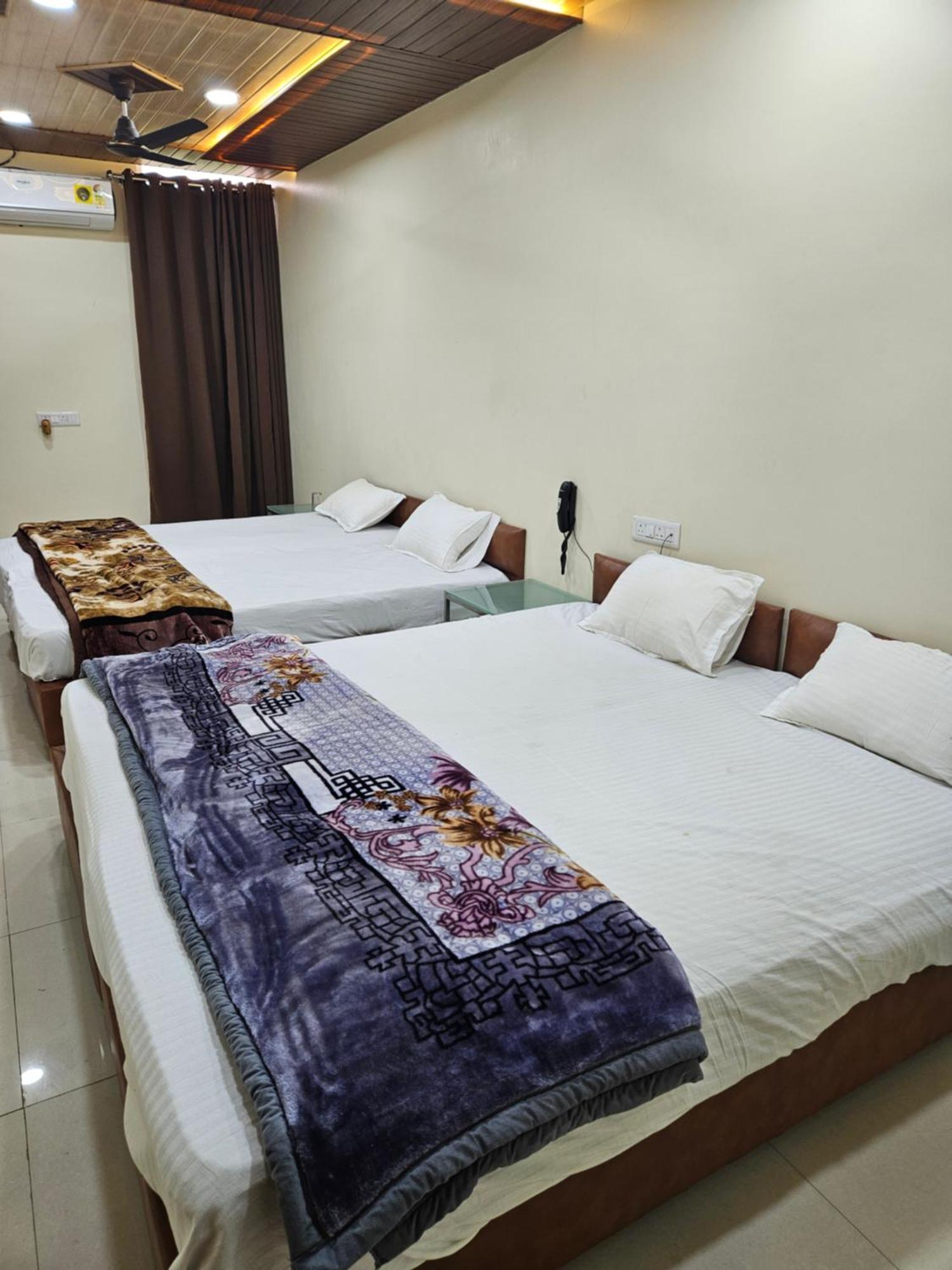 Shri Shiv Ganga Bhakt Niwas Hotel Ujjain Exterior photo