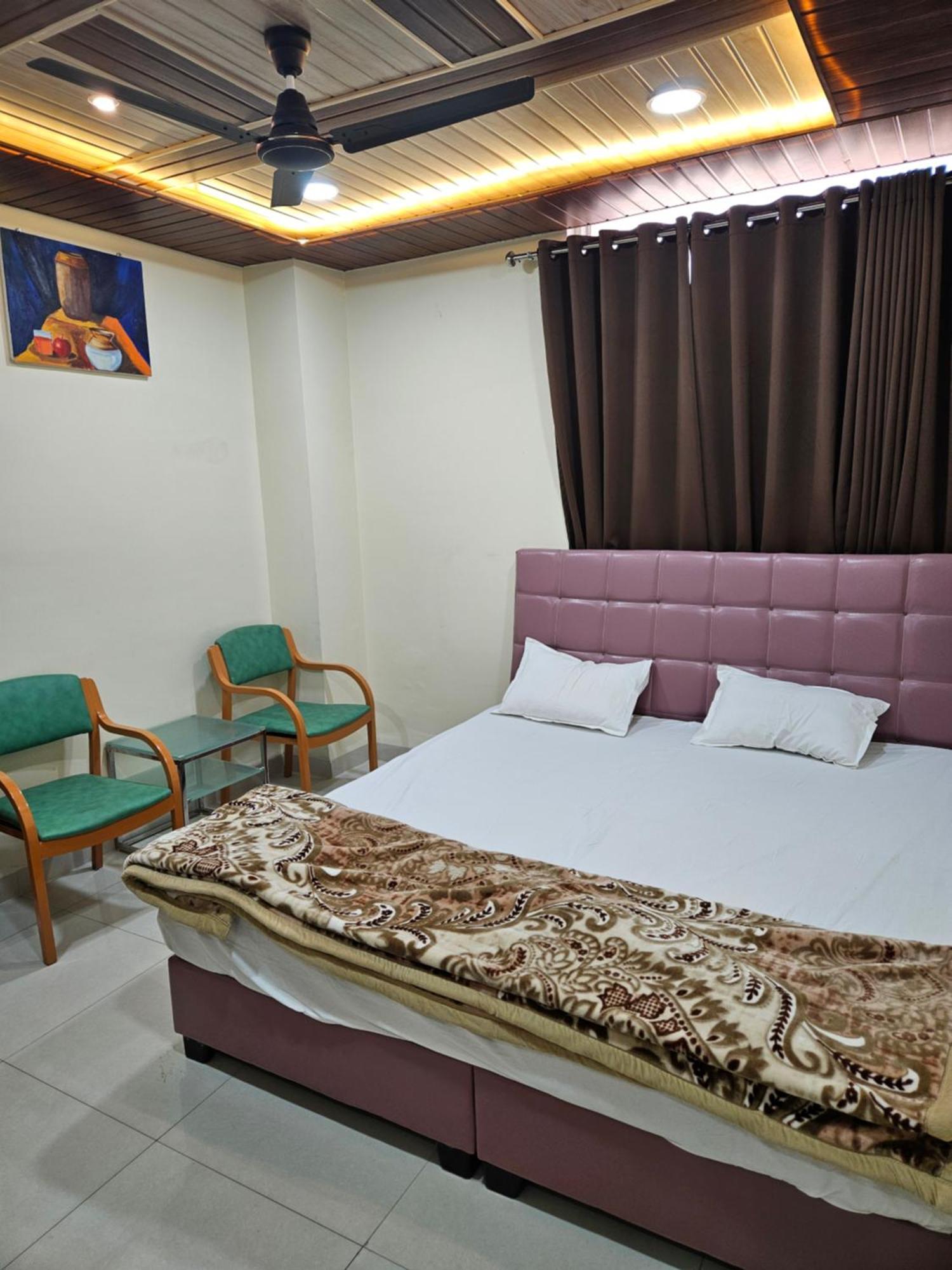 Shri Shiv Ganga Bhakt Niwas Hotel Ujjain Exterior photo